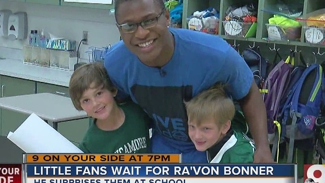 Little fans wait for Ra'Von Bonner