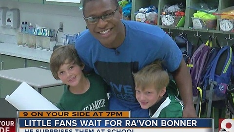 Little fans wait for Ra'Von Bonner