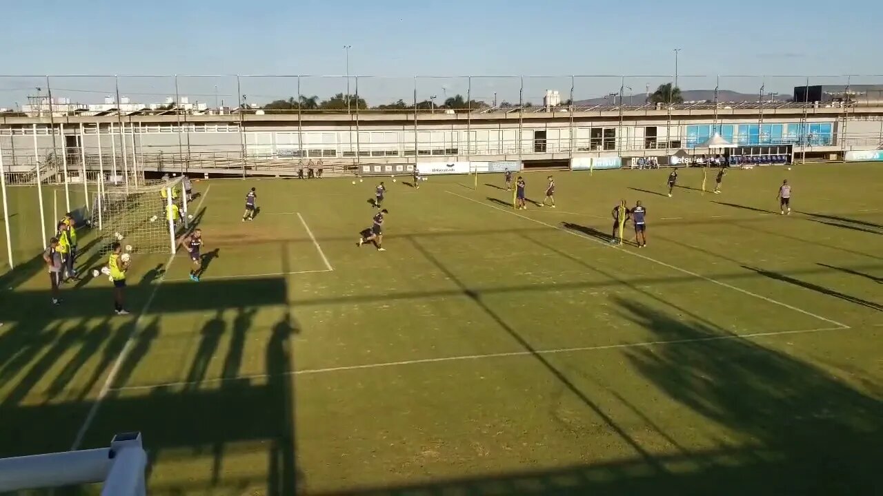 Benítez fazendo gol no treino do Grêmio 19/04/2022