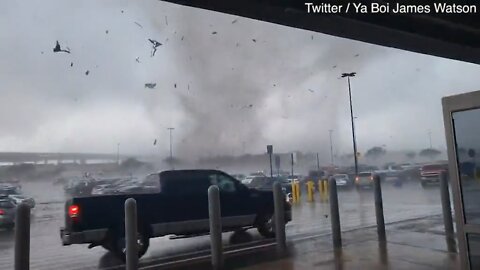 Twister outside a Walmart in Texas