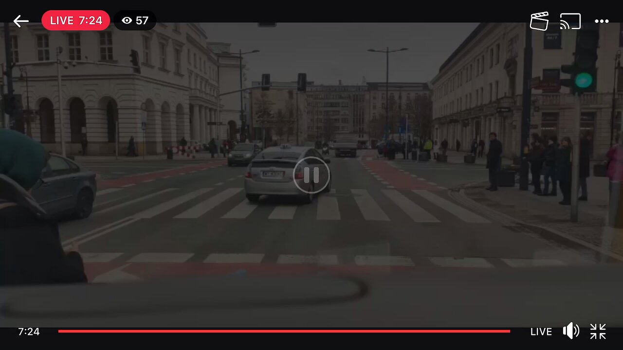 Poland 🇵🇱✝️ Pro-life truck blocked by pro- abortion 🏳️‍🌈 activists: in polish l.