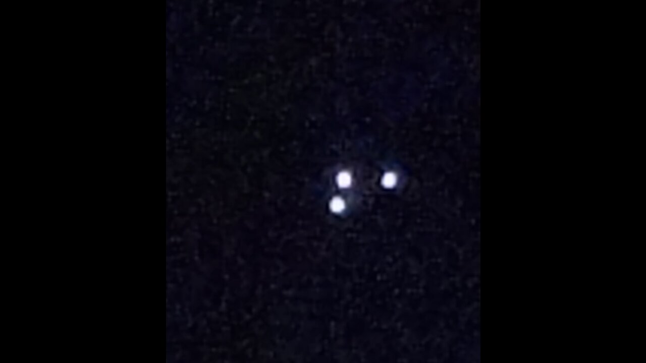 UFO Triangle lights! The Truth Is Out There! 👽