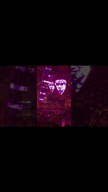 ED SHEERAN: “BAD HABITS”