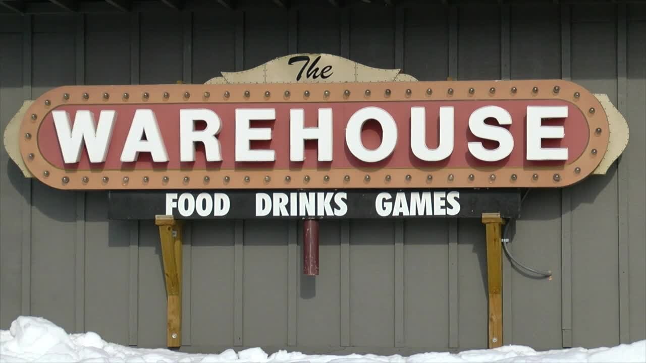 Restaurant Serves Stranded Travelers