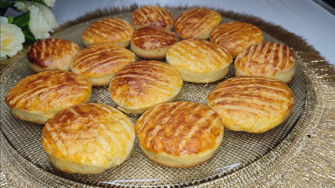 Take 1 orange and make these delicious melt-in-your-mouth cookies. YUMMY /ASMR