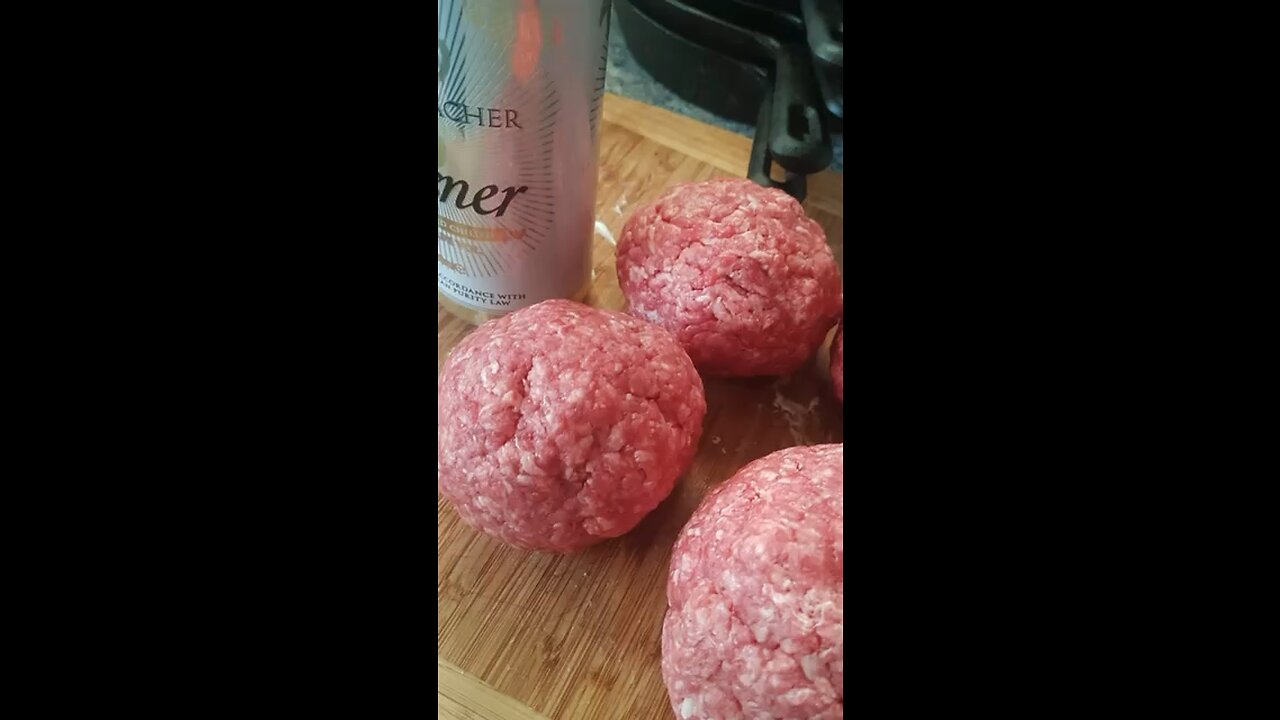 Beer can burgers start to finish 🔥🔥