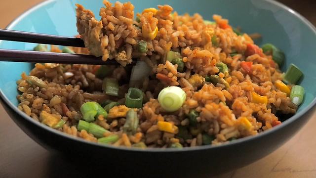 How to make egg fried rice at home