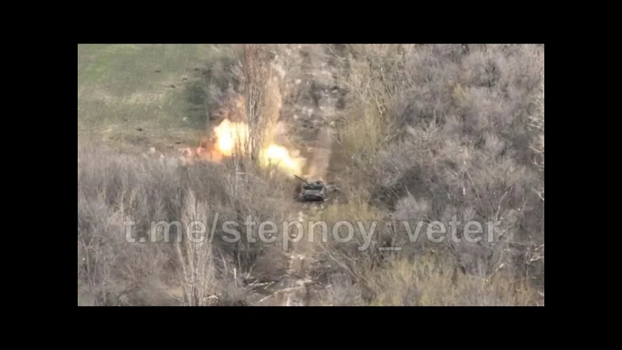 Russian Tank Sends Fiery HELLO To Ukronazis