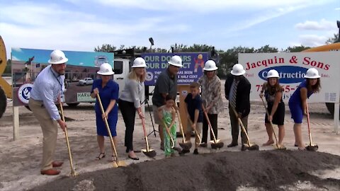 New elementary school breaks ground in Palm City