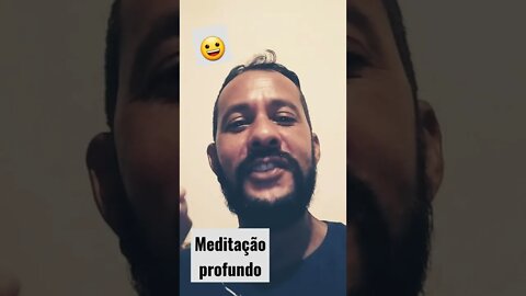 Meditação com pés de galinha