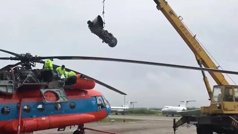 Демонтаж двигателя с вертолёта