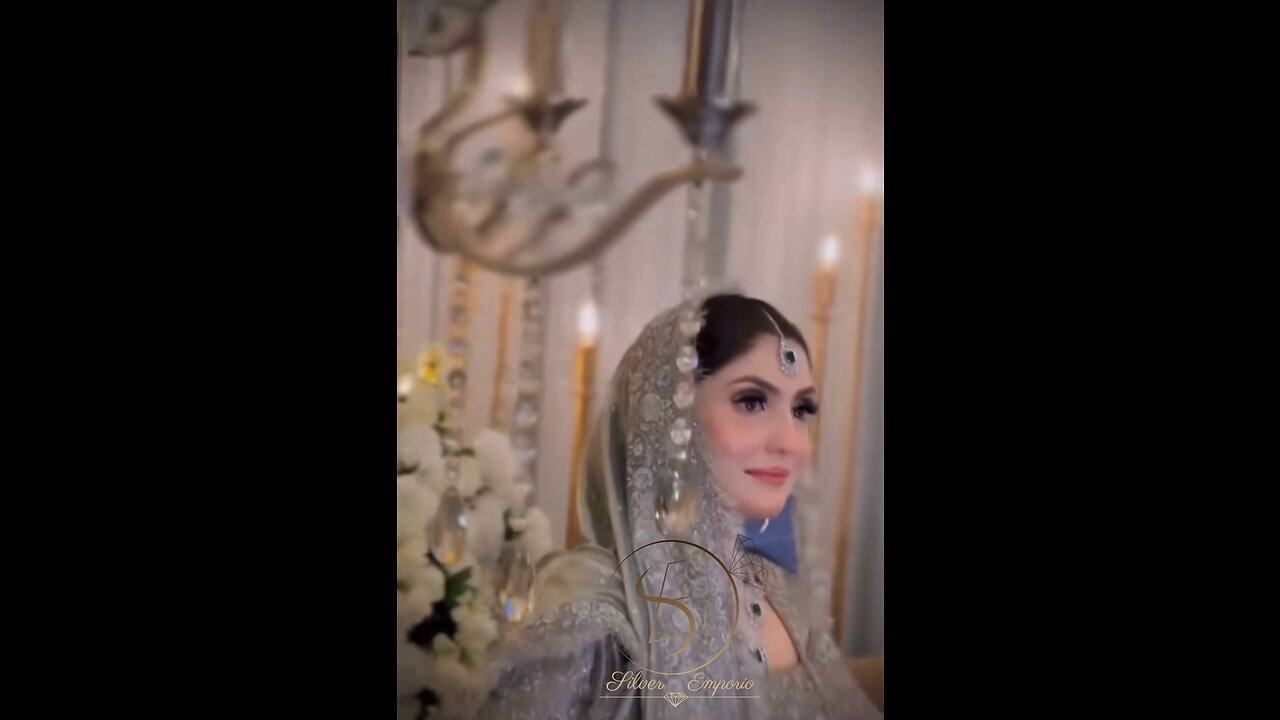 Bride makeup and jewelery