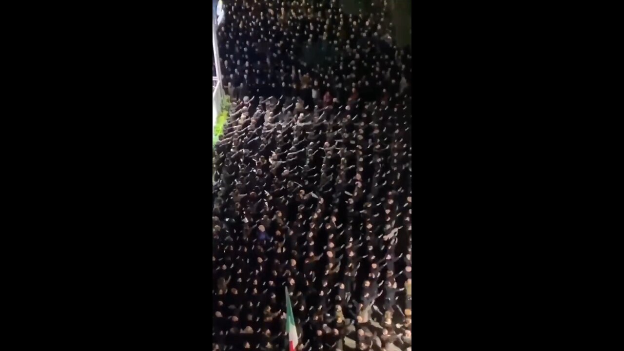 Fascists in Italy 🇮🇹 hail Hitler