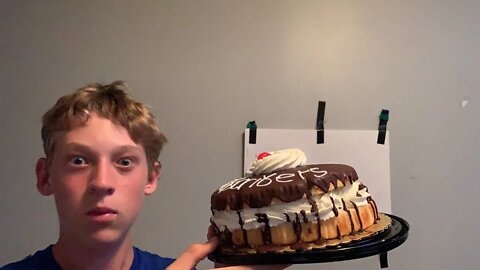 I finally got my cake for 9K subs!!