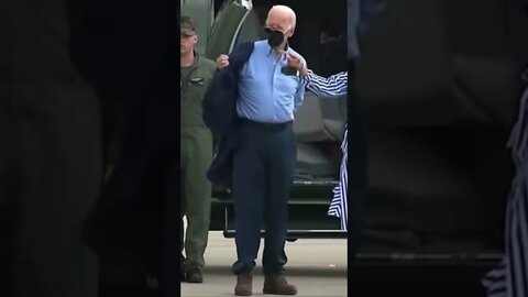 Biden Struggles To Put Jacket On During Kentucky Visit