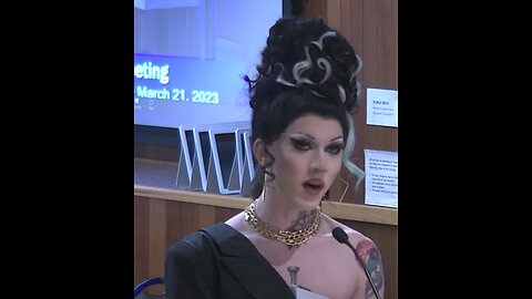 Mayor of Eureka Kim Bergel nominates ULTRA PAYNE DRAG QUEEN artist of the year