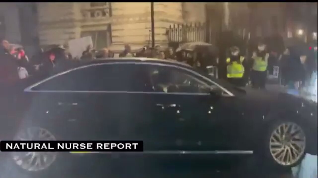 A big welcome for Bill Gates