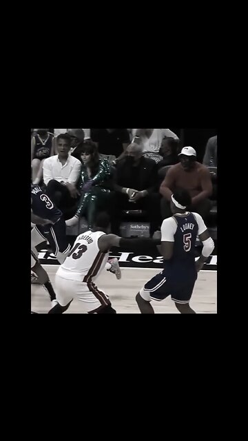 JORDAN POOLE CROSSOVER KYLE LOWRY