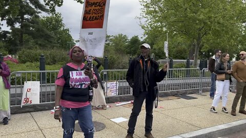 BLM Lunatic Who Stole All The BLM Art In Laf Park