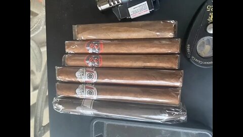 Lets get to 200! #WeArePrivada Chit chat and smoke that!