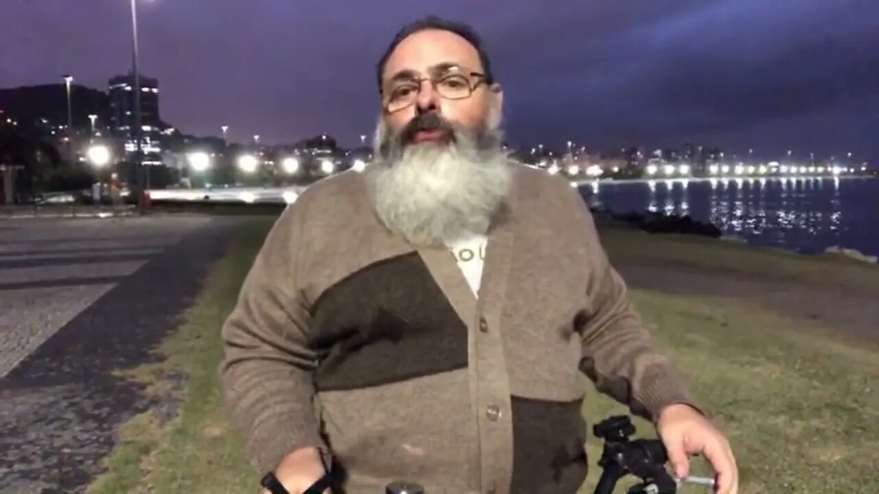 Felipe Neto passa vergonha no NYT