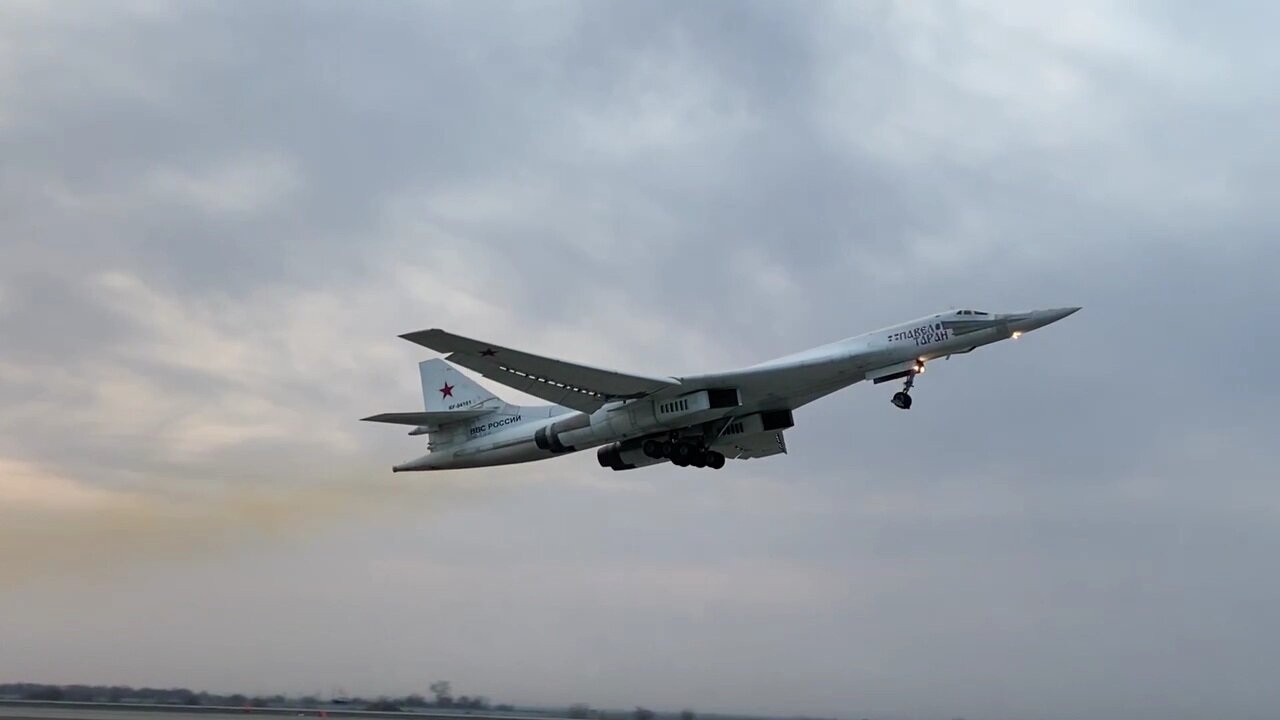 Take-off of a Russian Tupolev Tu-160 "Blackjack" supersonic strategic bomber.