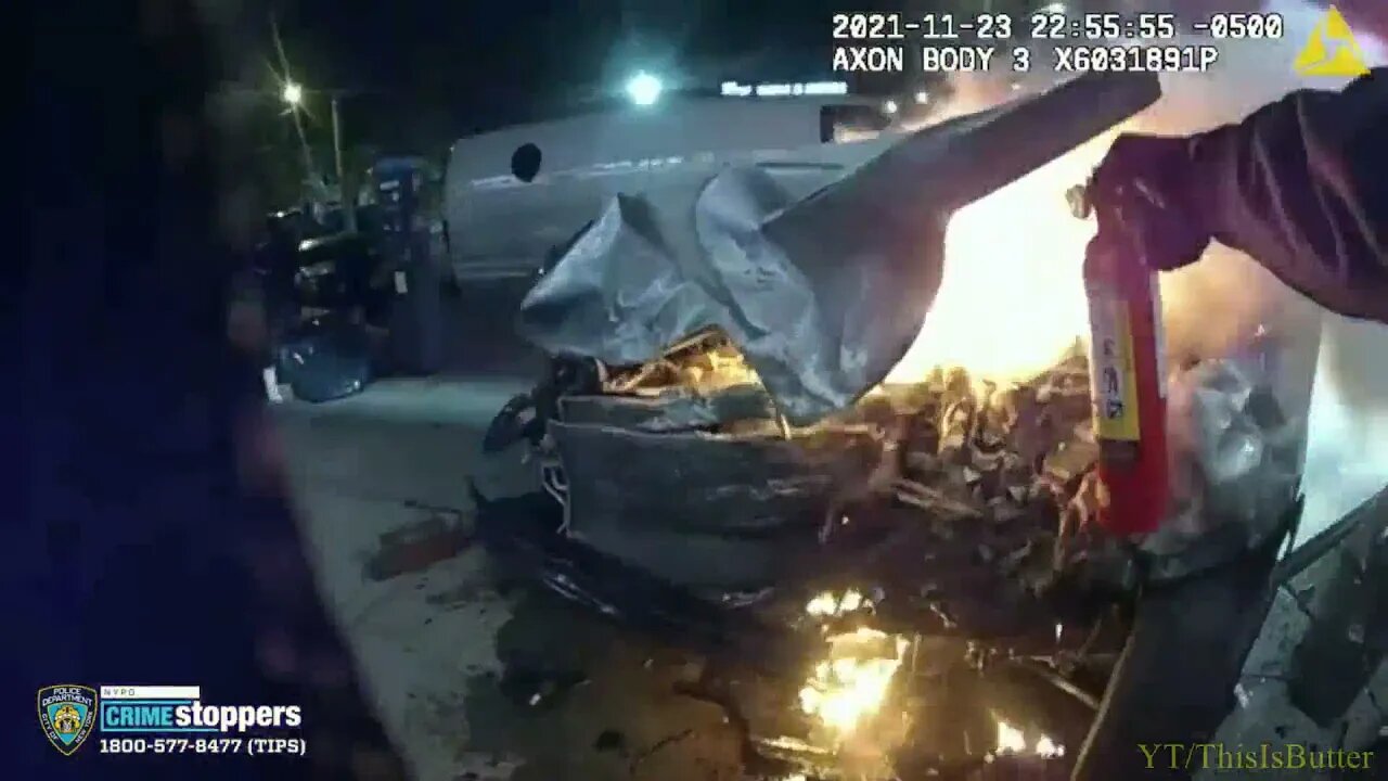 Video shows NYPD officers save driver from burning car