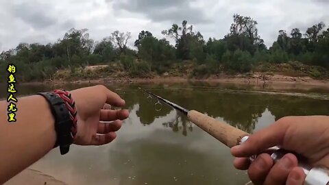 1/ Luya wild fishing bite 300 catties of big fish, too exciting!