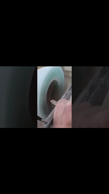 Woodturning a Glacier Bowl