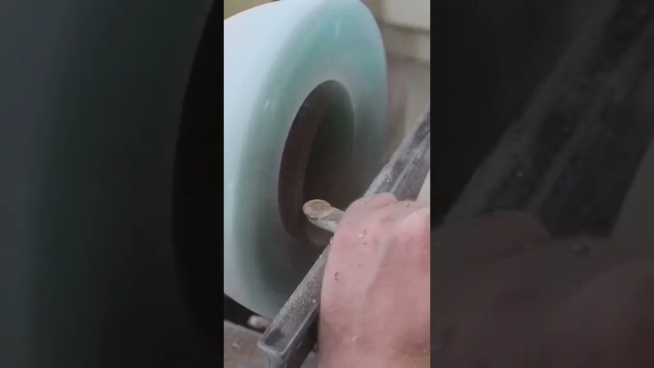 Woodturning a Glacier Bowl