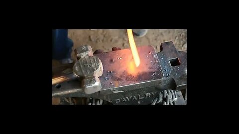 Forging a rose #blacksmithing #forged