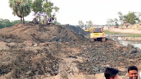 Kato Excavator Canal Lip Cutting Soil Slope In Village.