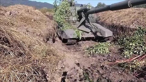 New Generation Artillery 2S19 MSTA-S 152mm Tracked Howitzer Self-Propelled Artillery Battery