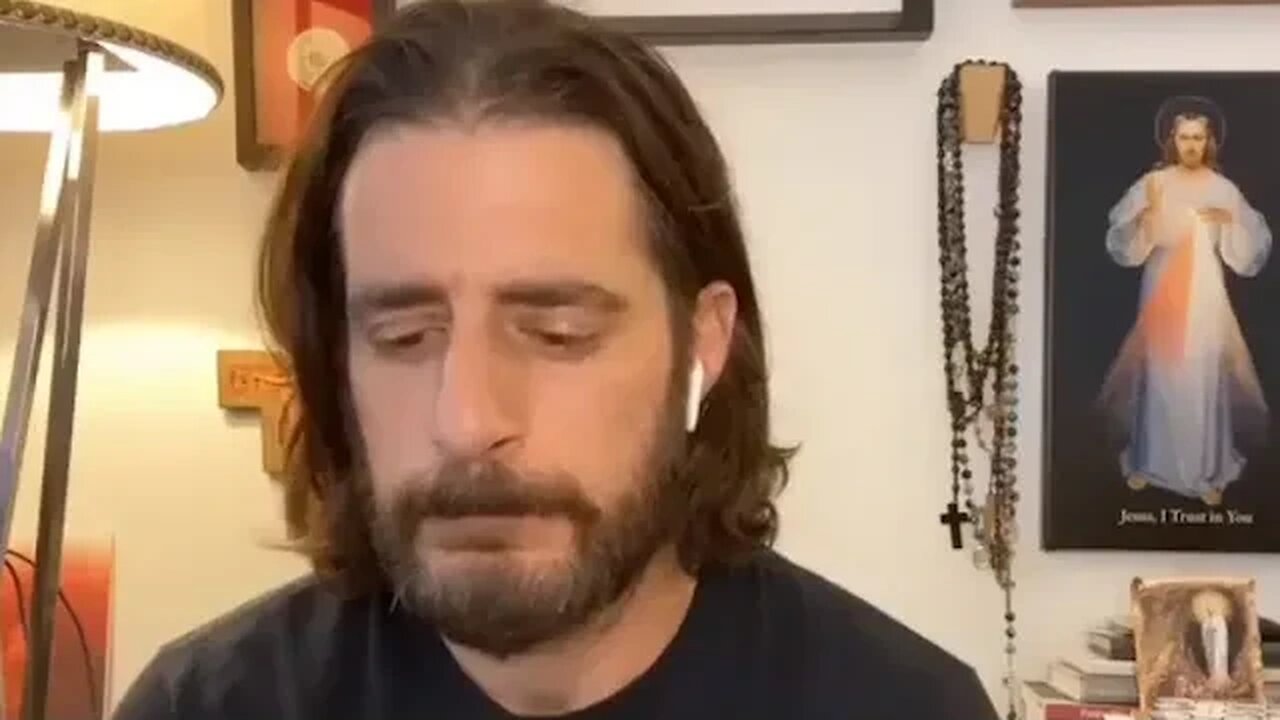 Jonathan Roumie speaks about pain and suffering, its purpose and prays with his fans and friends