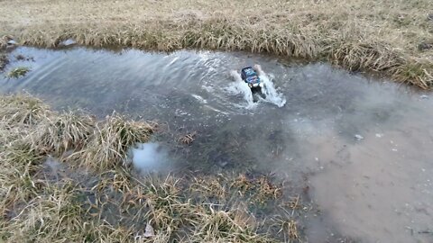 1st run in deep water!!! Traxxas Summit 1/16