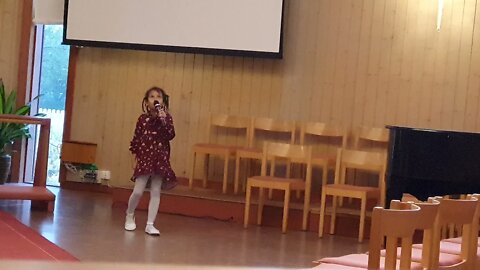 Praying Zoe from TCI Stockholm