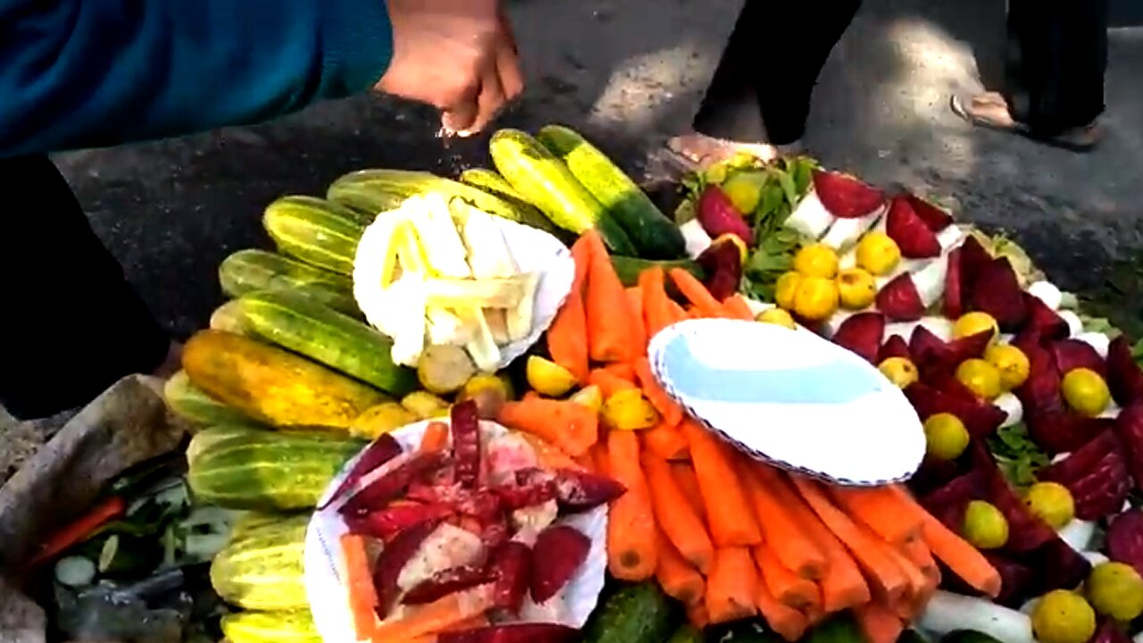 FRUIT SALAD// INDIA STREET FOOD 2