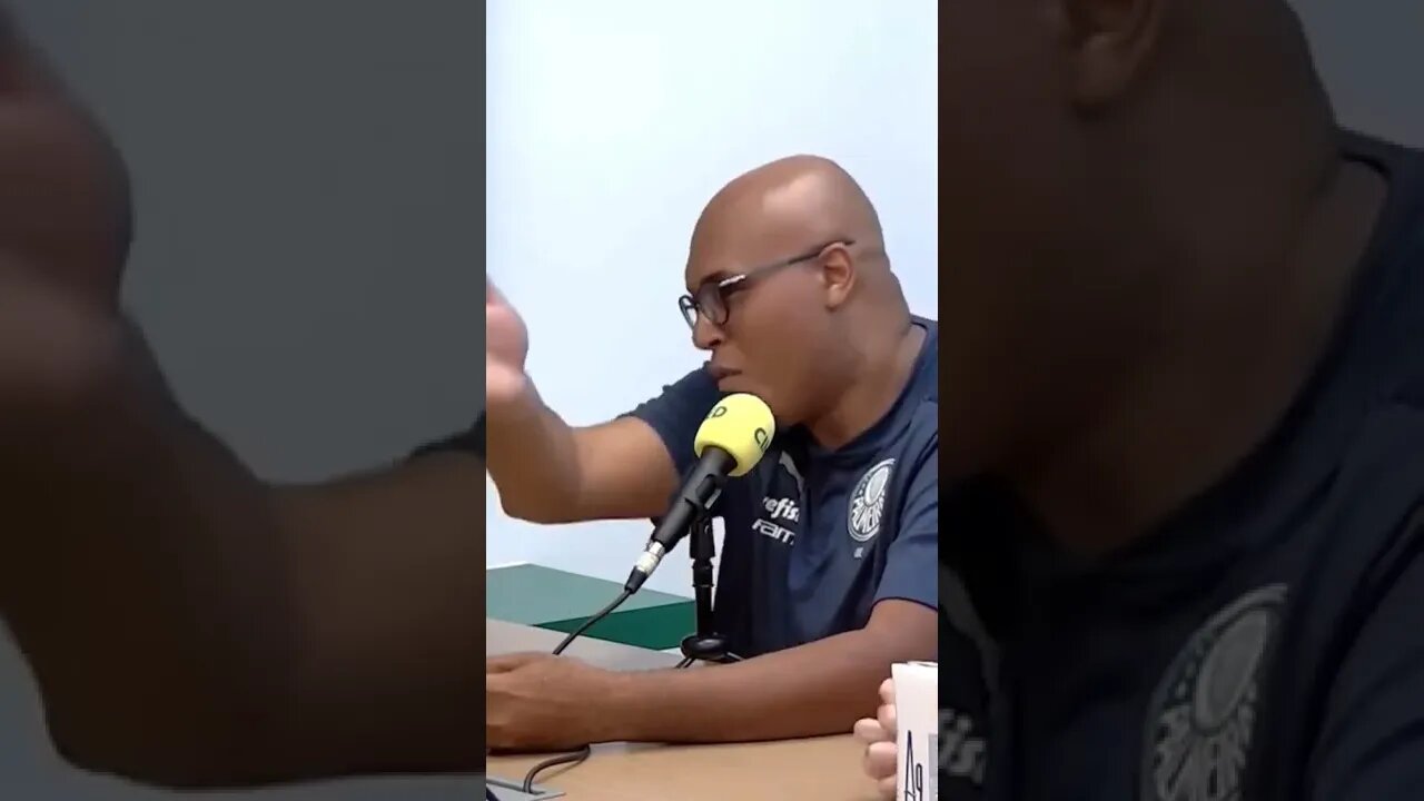 🤣 O Abel Ferreira já é quase pai do Endrick! Já está até dando bronca!