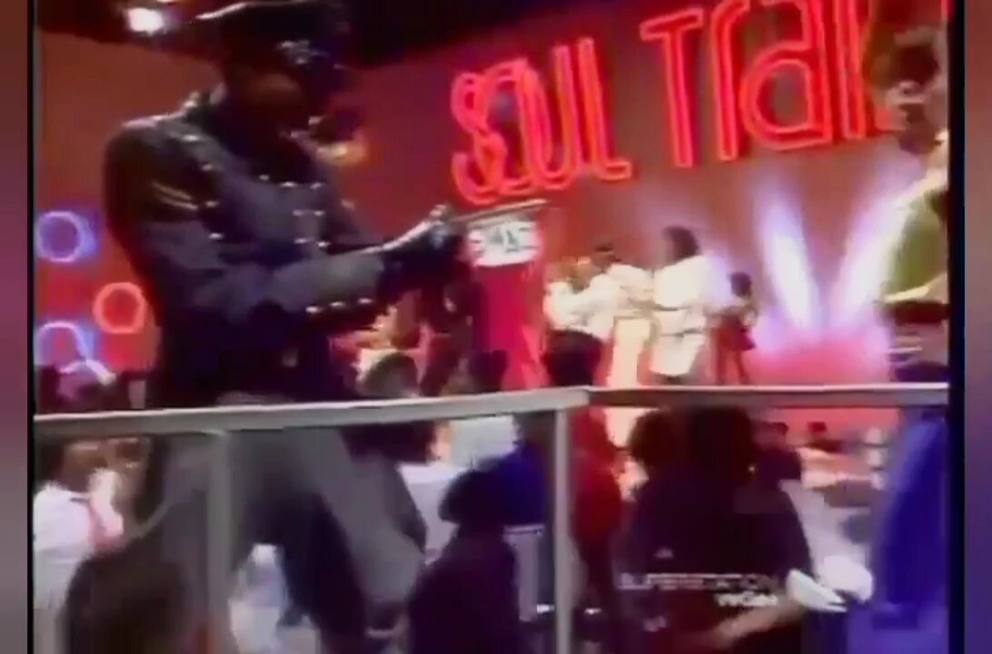 War — Outlaw 🔥🚂 Soul Train Greatest Hits '82 July 10 1982 HD