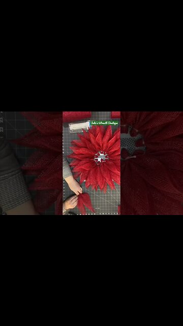 How to Make a Poinettia Wreath | How to Make a Christmas Wreath | #shorts #julieswreathboutique