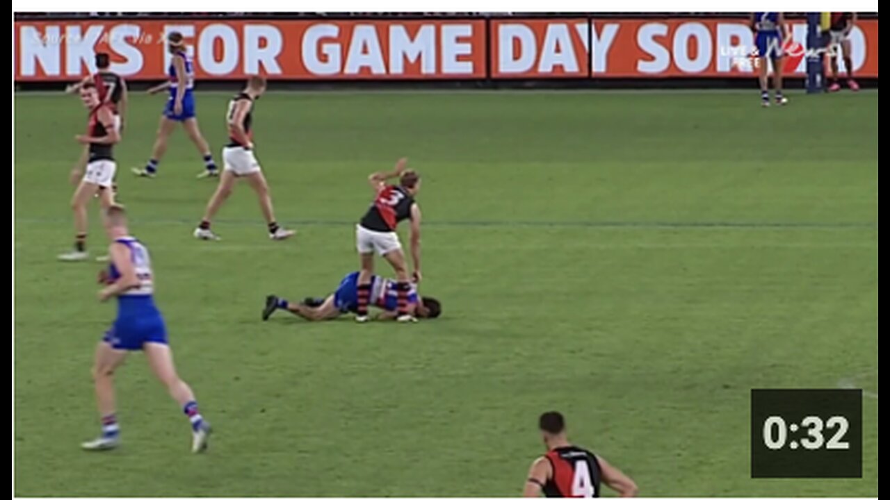 ‘That’s not good’: Mystery over Bulldogs hardman’s mid-game collapse