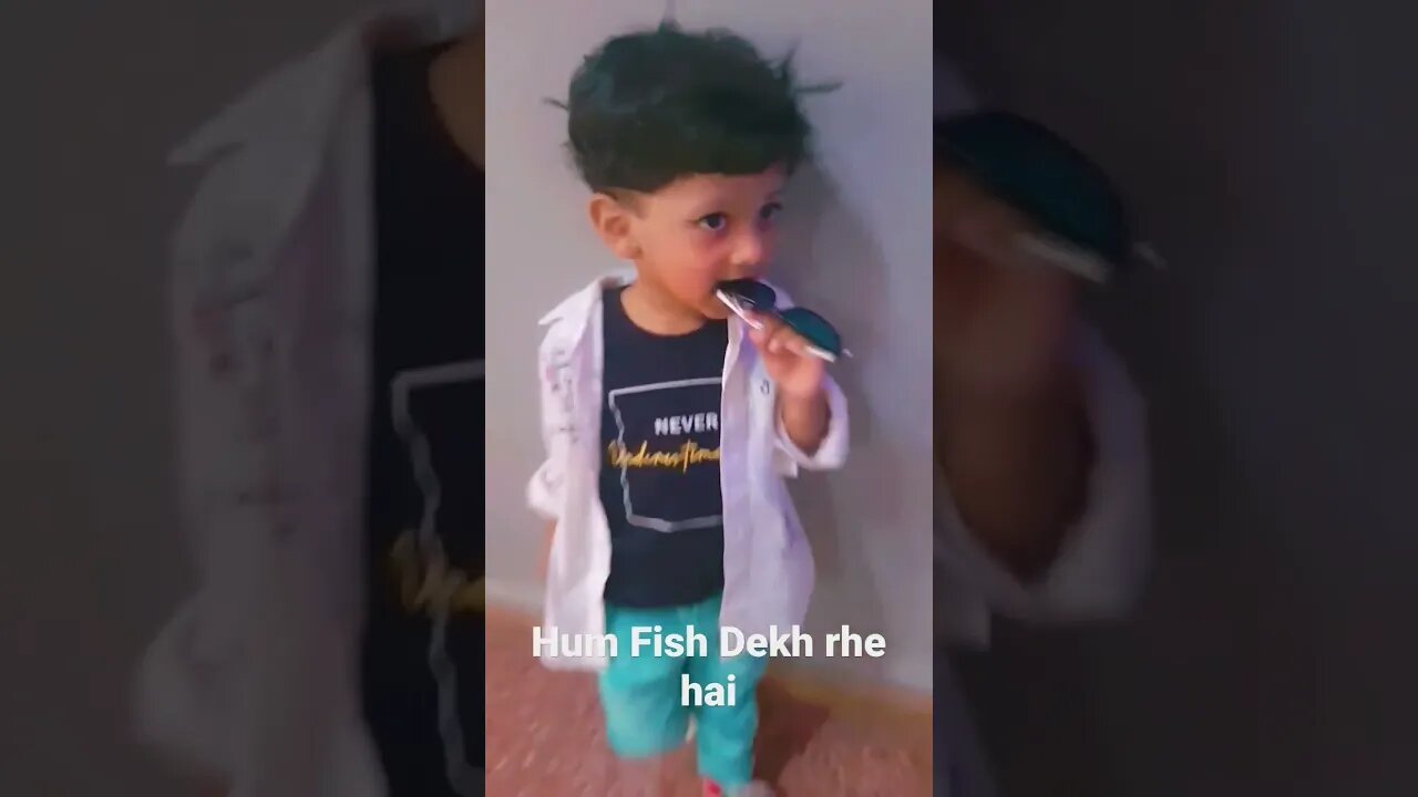 Hum Fish Dekh rhe hai #fish fish #cute #viral #ytshorts #reels #trending #baby #cuteness #shorts