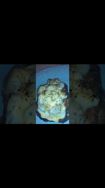 pork belly egg and cheese biscuit 🥓🧀👍🏿#shorts