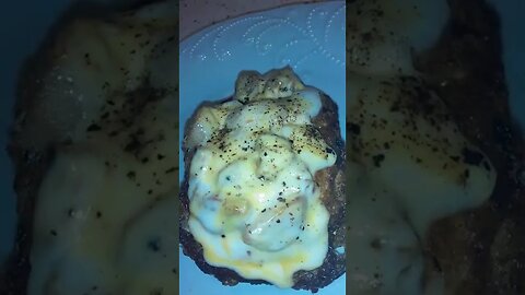 pork belly egg and cheese biscuit 🥓🧀👍🏿#shorts