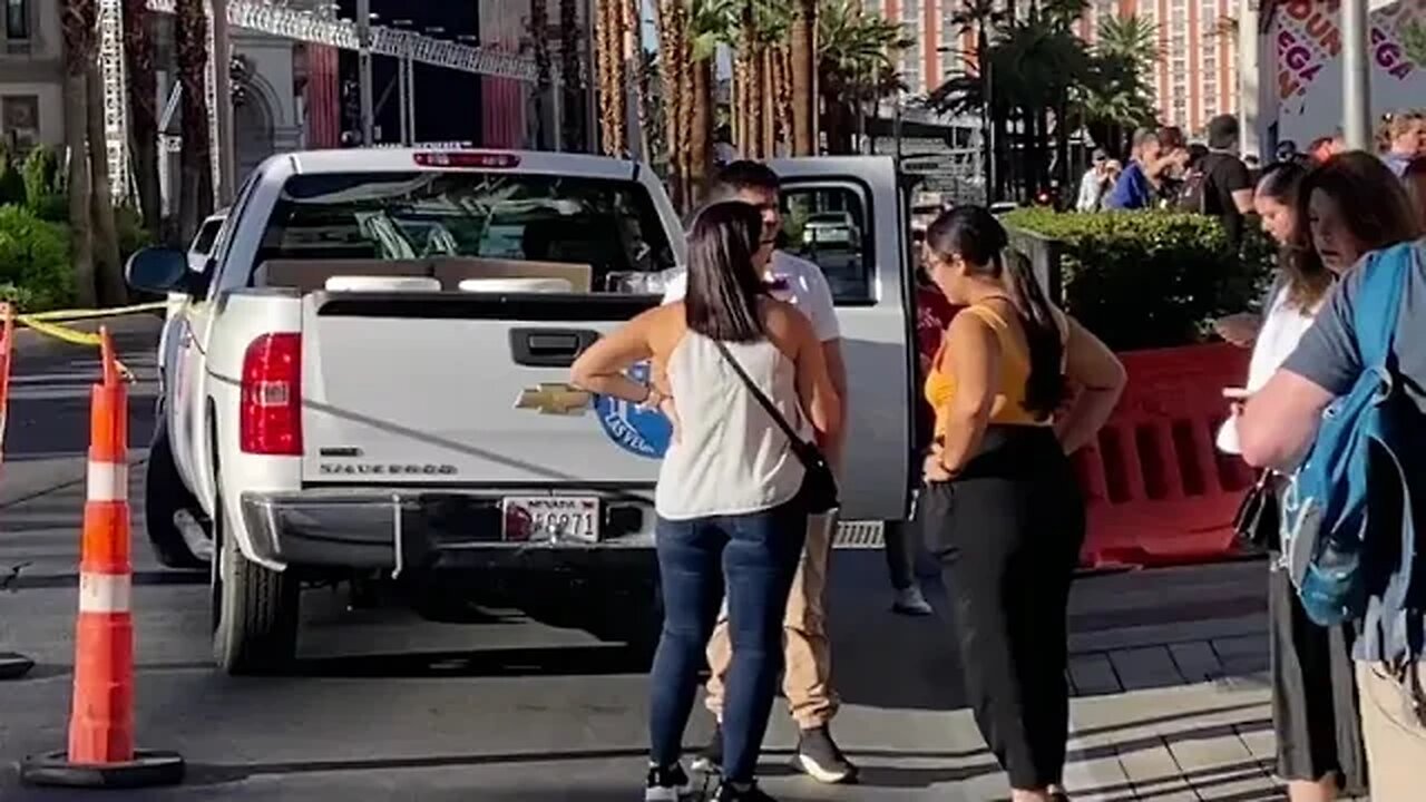 Culinary Union starting to assemble in front of LINQ on Las Vegas