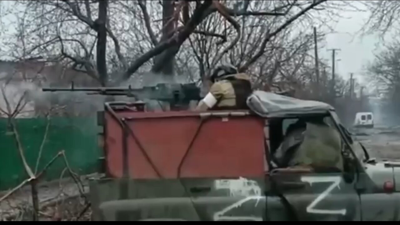 Battle of Russian troops with remnants of Ukrainian nationalists in Mariupol.