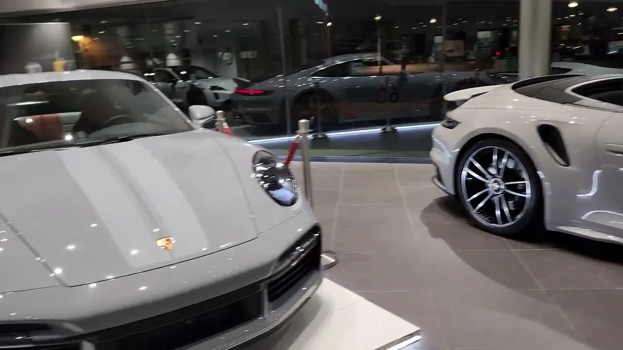 Porsche 911 Turbo or 911 Sport Classic? Sport Grey or Crayon? [4k 60p]