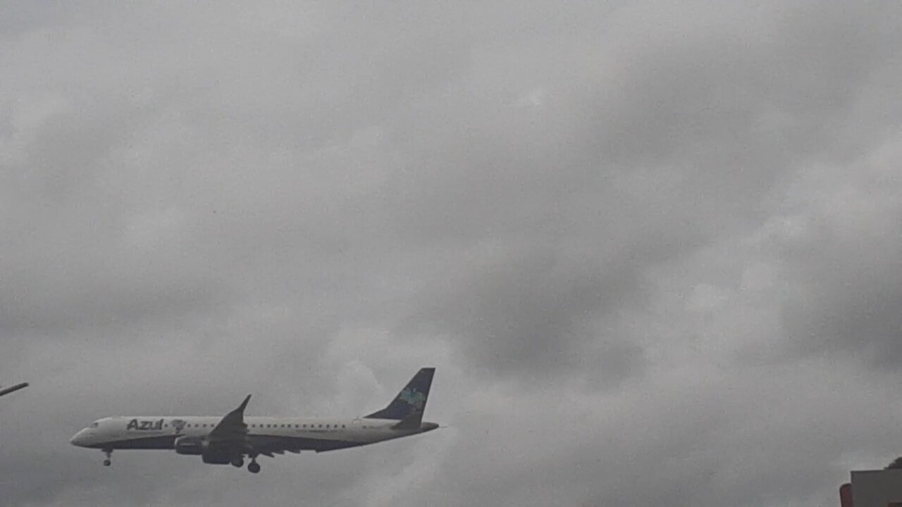 Embraer 195 PR-AXJ,Airbus A321NEO PR-YJC e Boeing 777-300ER PT-MUI vindo para Manaus