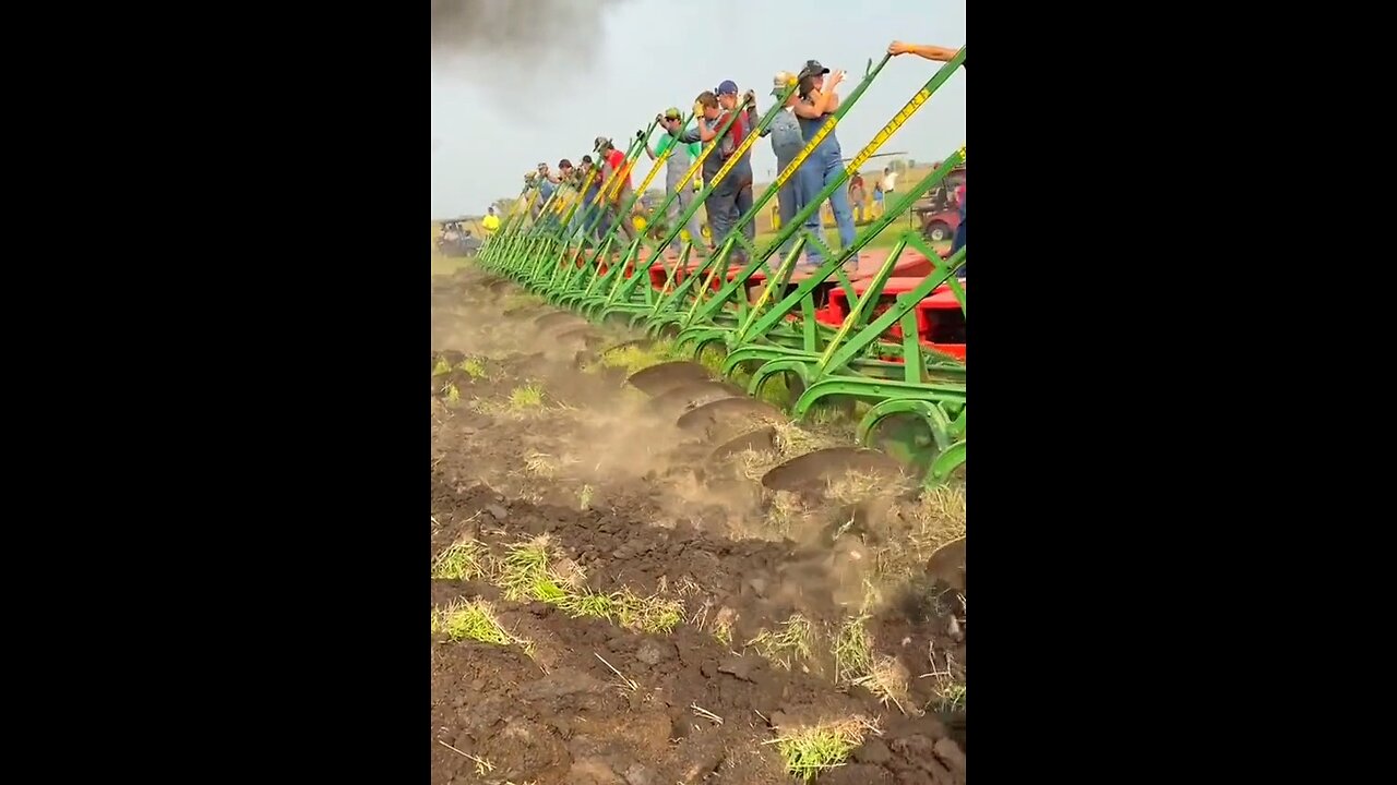 World Record Attempt on Largest Antique Steam Tractor