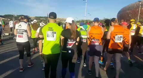 SOUTH AFRICA - Johannesburg Soweto Marathon (Video clips) (hDN)